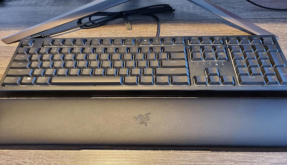 کیبورد گیمینگ ریزر Razer Ornata V2